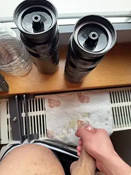 Snapshot of Siggidc2n chatting on March 11, 2026, 11:15 am Siggidc2n online show from March 11, 2026, 11:15 am