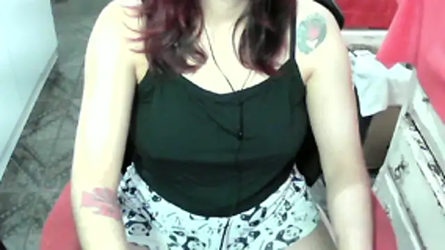 Snapshot of ManuEscarlate13 chatting on February 25, 2026, 4:01 am ManuEscarlate13 online show from February 25, 2026, 4:01 am