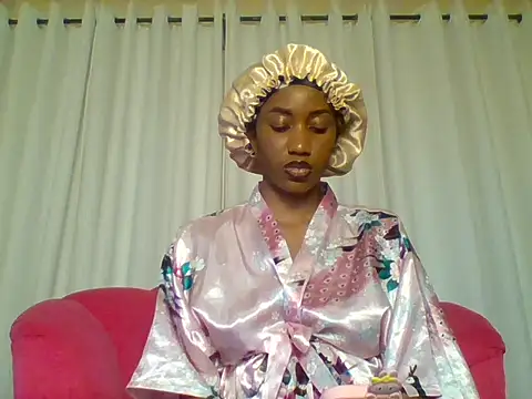 Queeen model online show from October 6, 2025, 9:15 pm