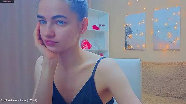 Snapshot of AstoriyaNight chatting on March 22, 2026, 3:10 am AstoriyaNight online show from March 22, 2026, 3:10 am