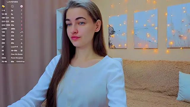 Snapshot of AstoriyaNight chatting on April 10, 2026, 5:14 am AstoriyaNight online show from April 10, 2026, 5:14 am