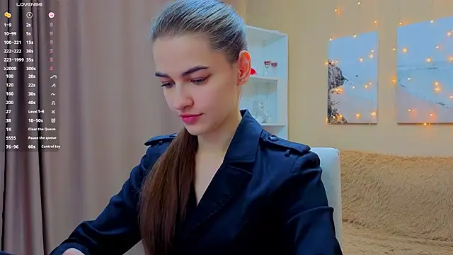 Snapshot of AstoriyaNight chatting on April 11, 2026, 4:09 am AstoriyaNight online show from April 11, 2026, 4:09 am