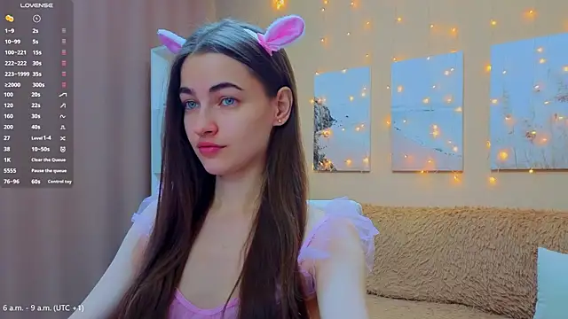 Snapshot of AstoriyaNight chatting on April 2, 2026, 5:03 am AstoriyaNight online show from April 2, 2026, 5:03 am