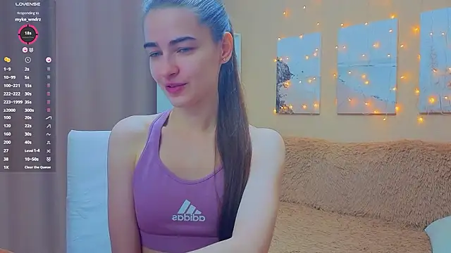 Snapshot of AstoriyaNight chatting on March 10, 2026, 5:00 am AstoriyaNight online show from March 10, 2026, 5:00 am