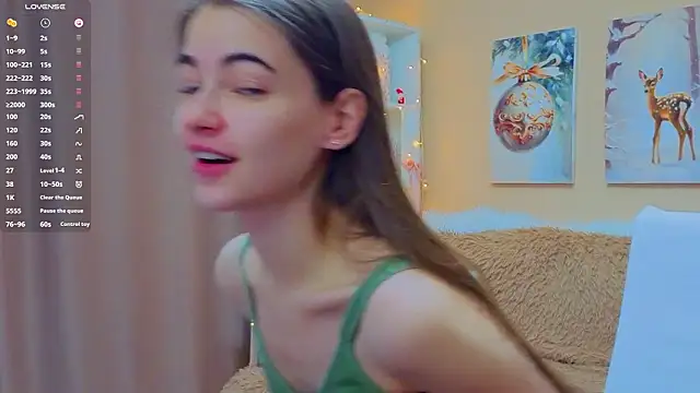 Snapshot of AstoriyaNight chatting on February 10, 2026, 8:13 am AstoriyaNight online show from February 10, 2026, 8:13 am