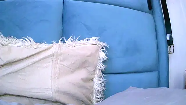 Bustypillows online show from May 14, 2026, 7:27 am