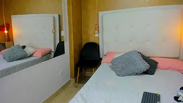 Little Jenni online show from March 18, 2025, 12:50 pm