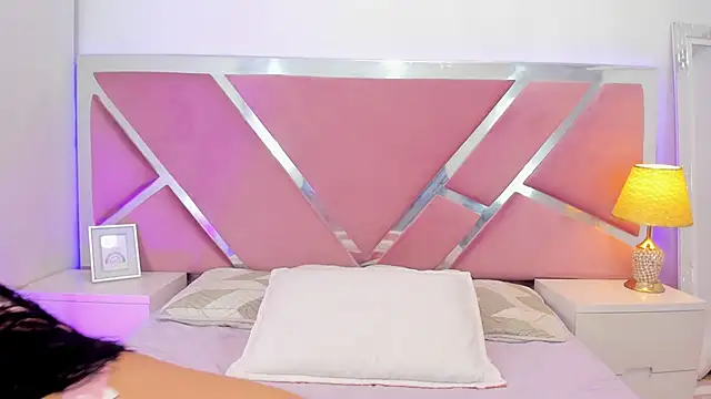 Snapshot of NinnaVous chatting on February 25, 2026, 12:38 pm NinnaVous online show from February 25, 2026, 12:38 pm