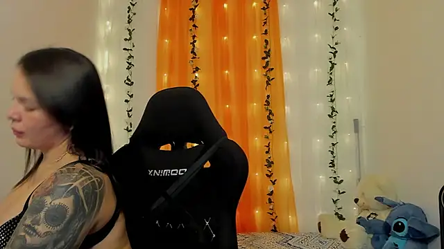 Snapshot of mally_s1 chatting on December 10, 2024, 4:27 pm mally s1 online show from December 10, 2024, 4:27 pm