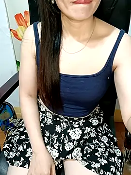 Snapshot of Blythe_69 chatting on November 3, 2025, 2:28 am Blythe 69 online show from November 3, 2025, 2:28 am