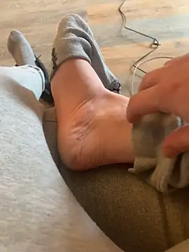 footsy35 online show from March 31, 2026, 8:05 am