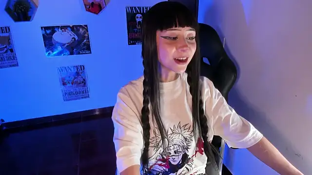 MonxxsLove online show from May 11, 2026, 4:25 am