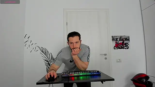 Snapshot of ZackFraser chatting on March 30, 2026, 7:21 am ZackFraser online show from March 30, 2026, 7:21 am