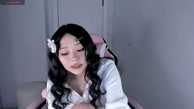 hee young11 online show from November 21, 2025, 5:34 pm