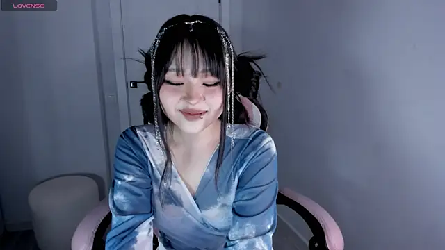 hee young11 online show from October 25, 2025, 5:35 pm