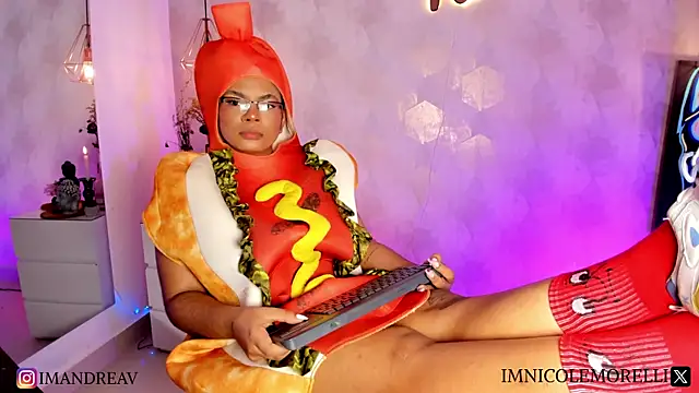 Snapshot of Nicolemorelli2 chatting on March 14, 2025, 1:46 pm Nicolemorelli2 online show from March 14, 2025, 1:46 pm