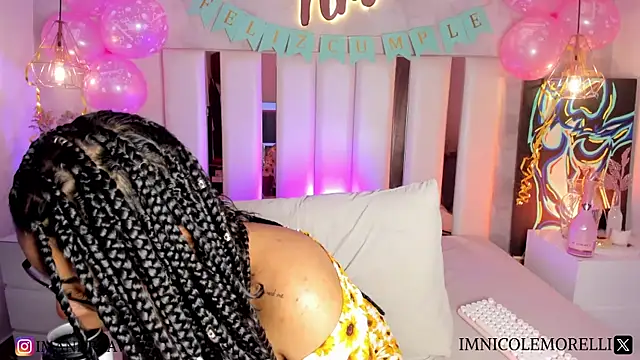 Snapshot of Nicolemorelli2 chatting on March 2, 2025, 2:58 pm Nicolemorelli2 online show from March 2, 2025, 2:58 pm
