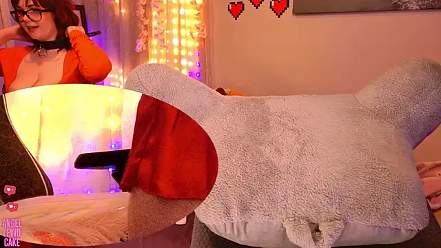 Angel-Lewd-Cake online show from January 11, 2026, 6:26 pm