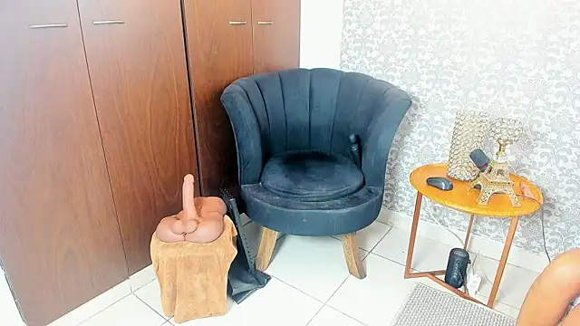 mabelsaravia online show from April 14, 2026, 6:13 pm