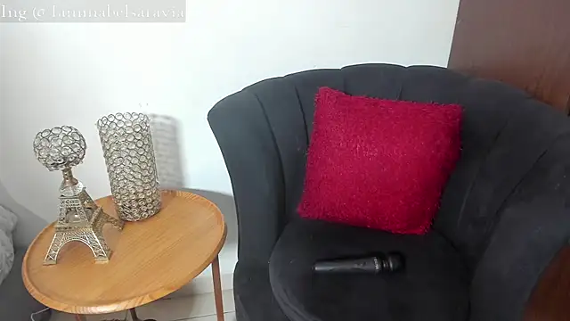 mabelsaravia online show from November 28, 2025, 6:30 pm