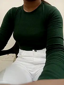 sweet jia23 online show from November 5, 2025, 5:10 am