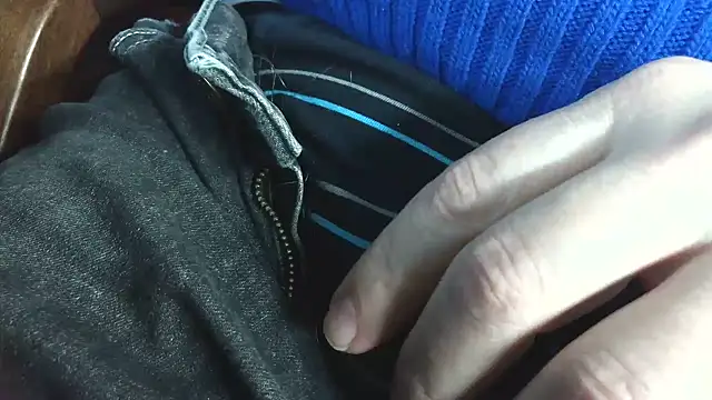 Snapshot of smoothandtiny chatting on April 7, 2026, 7:43 am smoothandtiny online show from April 7, 2026, 7:43 am