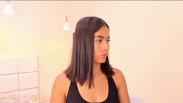 Snapshot of your_khloe chatting on March 31, 2026, 1:13 pm your khloe online show from March 31, 2026, 1:13 pm