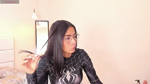 Snapshot of your_khloe chatting on May 11, 2026, 1:23 pm your khloe online show from May 11, 2026, 1:23 pm