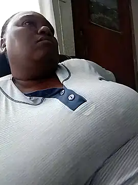 Snapshot of MATUREBUSSTY chatting on February 15, 2026, 12:15 pm MATUREBUSSTY online show from February 15, 2026, 12:15 pm