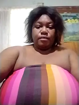 Snapshot of MATUREBUSSTY chatting on October 30, 2025, 4:26 pm MATUREBUSSTY online show from October 30, 2025, 4:26 pm