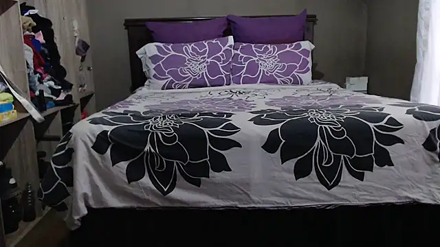 Snapshot of MATUREBUSSTY chatting on January 16, 2026, 3:43 am MATUREBUSSTY online show from January 16, 2026, 3:43 am