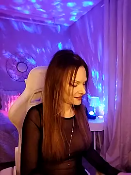 Luna Kitanna online show from December 4, 2025, 10:31 pm