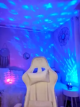 Luna Kitanna online show from February 22, 2026, 5:47 pm