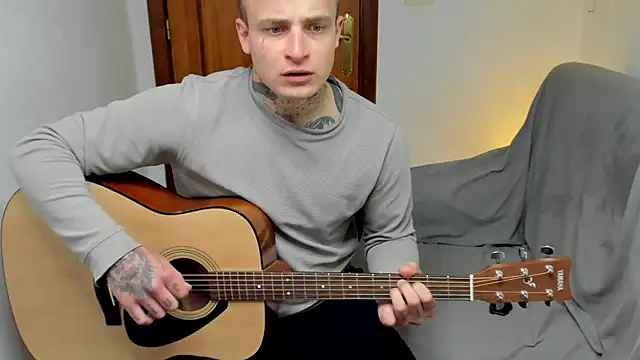 Snapshot of layneinchains chatting on April 12, 2026, 2:09 pm layneinchains online show from April 12, 2026, 2:09 pm