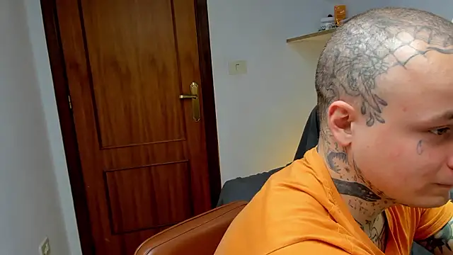 Snapshot of layneinchains chatting on March 24, 2026, 10:37 am layneinchains online show from March 24, 2026, 10:37 am