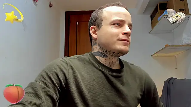 Snapshot of layneinchains chatting on March 6, 2026, 10:21 am layneinchains online show from March 6, 2026, 10:21 am