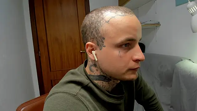 Snapshot of layneinchains chatting on April 2, 2026, 1:07 pm layneinchains online show from April 2, 2026, 1:07 pm