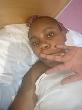 Snapshot of pinkiechebet chatting on February 4, 2026, 11:55 pm pinkiechebet online show from February 4, 2026, 11:55 pm