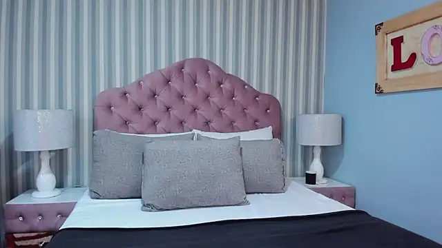 SuzanSmithh online show from February 13, 2026, 12:05 pm