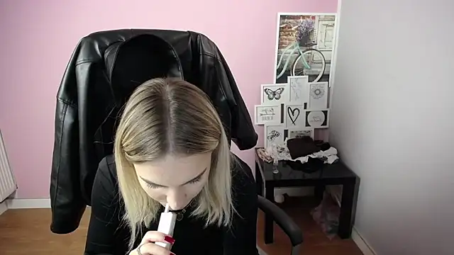 viktoria lovely online show from October 17, 2025, 9:56 am