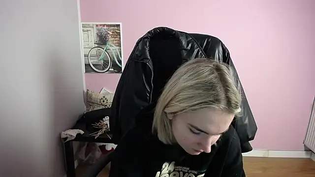 viktoria lovely online show from April 10, 2026, 6:20 am