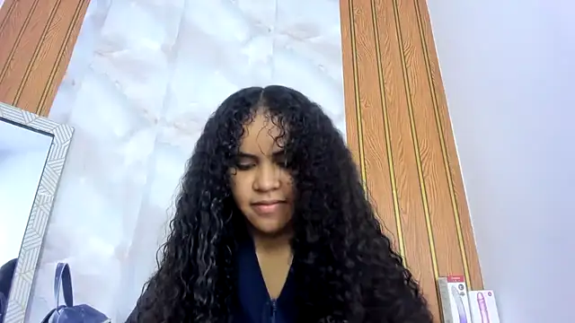Snapshot of makena18 chatting on October 2, 2025, 2:31 pm makena18 online show from October 2, 2025, 2:31 pm