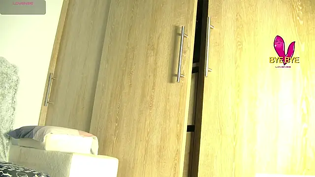 aidaadams online show from November 26, 2025, 11:10 am