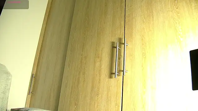 aidaadams online show from November 10, 2025, 11:26 am