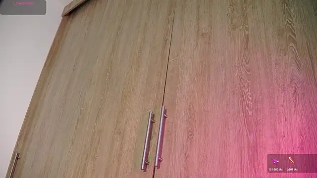 aidaadams online show from November 25, 2025, 12:27 pm