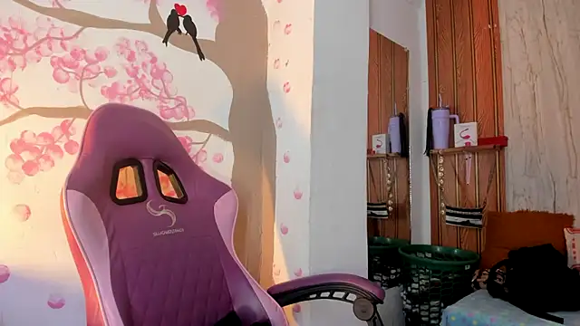 Snapshot of Alika01 chatting on February 10, 2026, 1:10 pm Alika01 online show from February 10, 2026, 1:10 pm