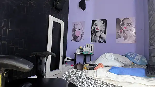 Alika01 online show from March 15, 2025, 3:59 pm