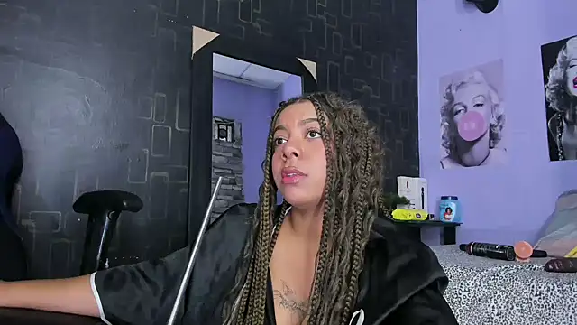 Alika01 online show from March 22, 2025, 4:04 pm