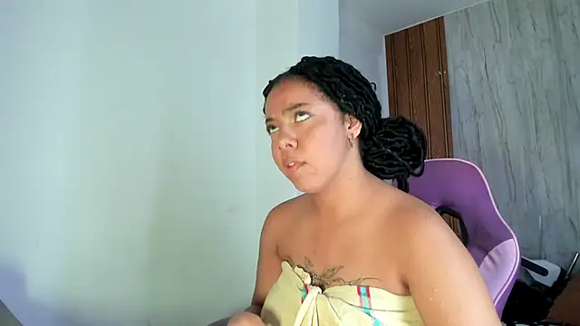 Alika01 online show from January 5, 2026, 5:27 pm