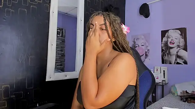 Alika01 online show from March 14, 2025, 11:32 pm